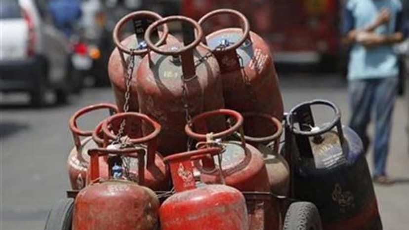 Pune Eateries Face LPG Shortage