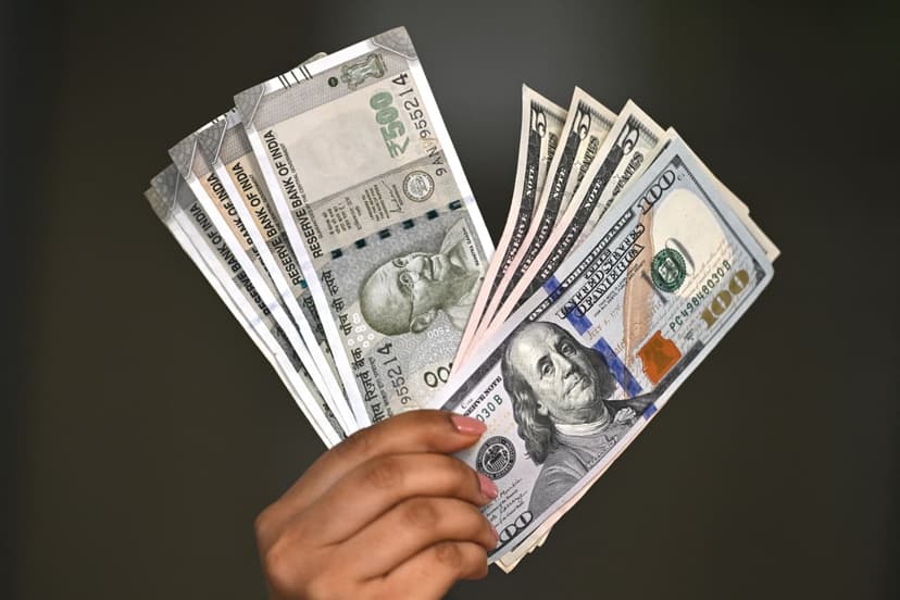 US Dollar Strengthens Amid Iran Tensions and Investor Support