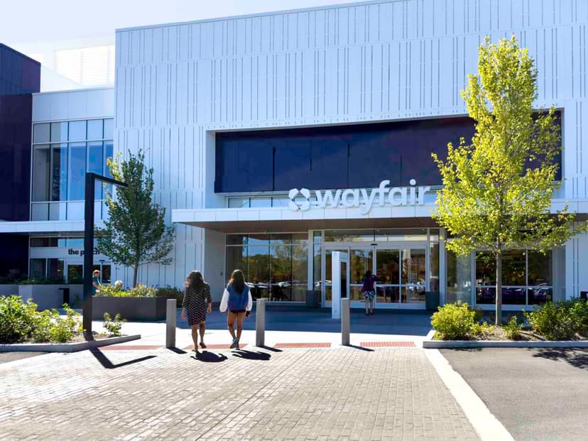 Wayfair Stock Sinks Amid Investor Concerns Over Expansion Plans and Losses