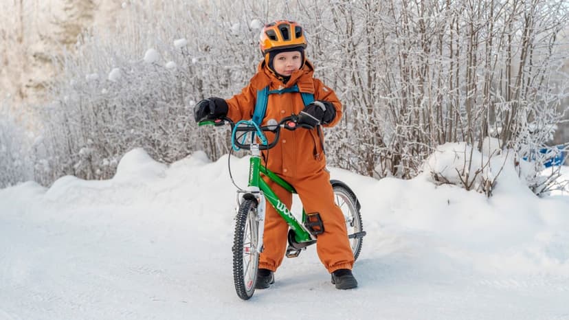 4-year-old in Oulu, Finland, cycles to kindergarten daily despite freezing temperatures