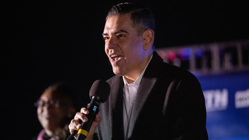 Yhdysvallat | Demokraatti­edustaja: Epstein-papereista puuttuu Trumpiin liittyviä syytöksiä