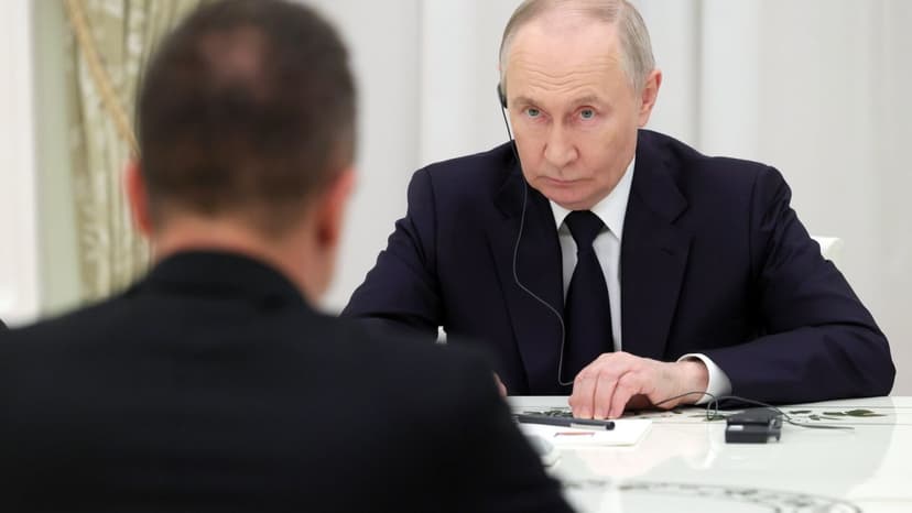 Putin Considers Halting Gas Supplies to EU
