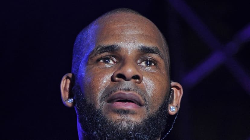 R. Kelly Under Investigation for Possessing Retired Warden's Phone Number
