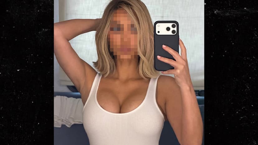 Kardashian Sister Shares Frisky Mirror Selfie
