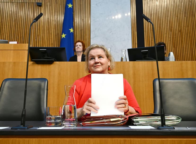 Austrian Social Welfare Reform Faces Collapse Amid Political Tensions