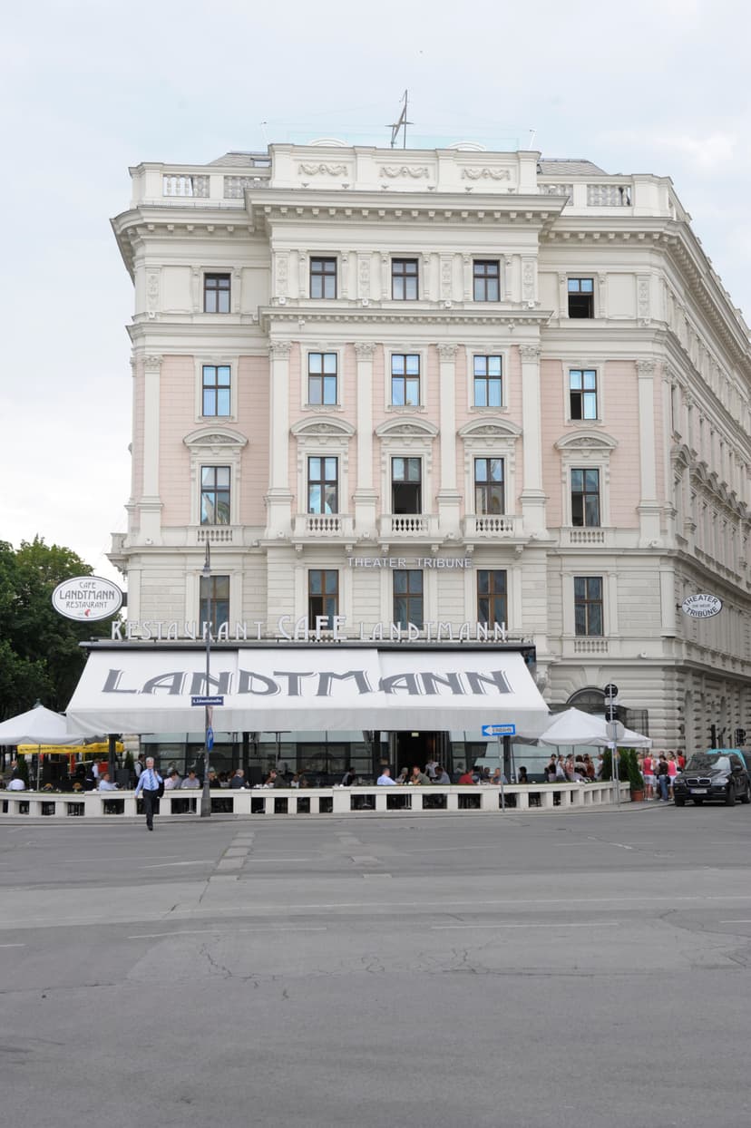 Café Landtmann Renames Itself 'Café Stadtfrau' for International Women's Day