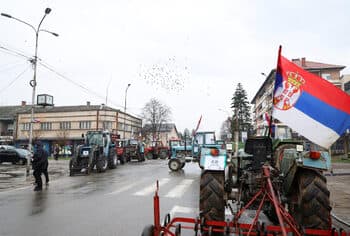 Serbian Farmers Continue Road Blockades