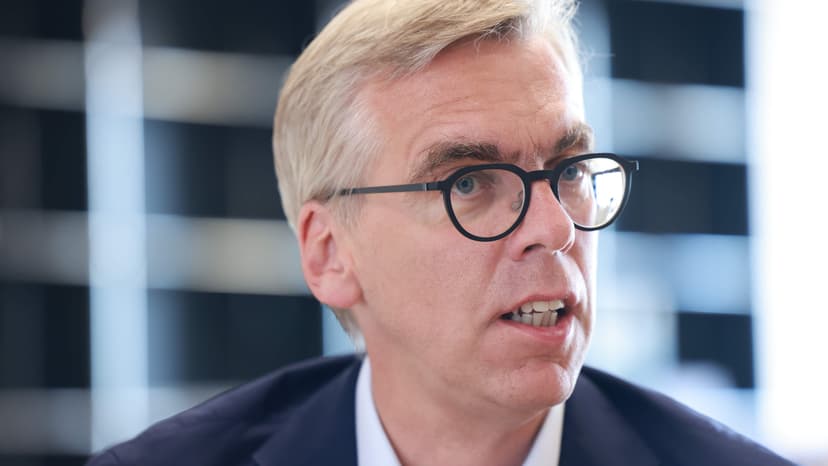 EU Commission Clarifies Rules on Ukrainian Men