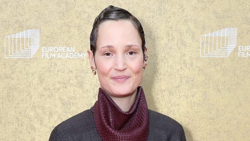 Depression after too much cake for Vicky Krieps