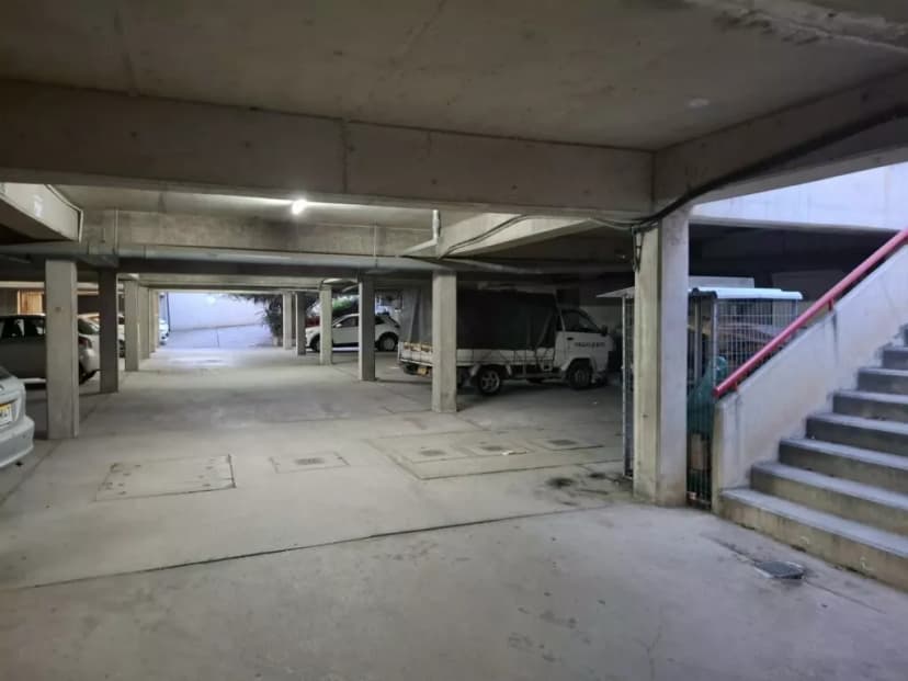 We used the SafeCY app to find the nearest shelter; the problems we found (photos)