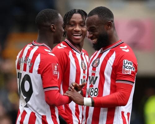 FA Cup Fourth Round Sees Sunderland, Wolves, and Leeds Advance