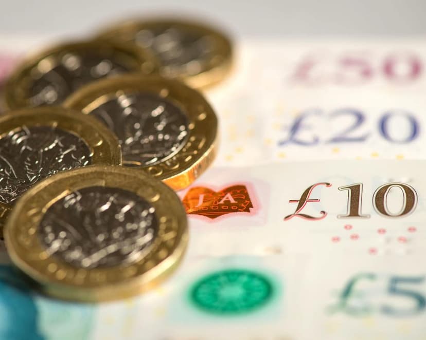 UK Consumer Sentiment Falls Amid Debt Worries and Weather Threats