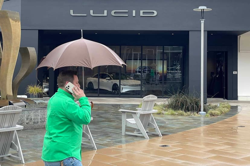 Lucid Stock Drops 6% Amid Investor Day, Widening Losses, and Dilution Fears