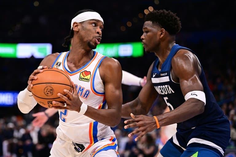 Gilgeous-Alexander keeps streak alive as Thunder down Wolves