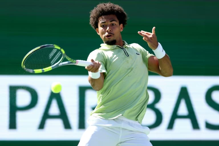 Fils surprises Auger-Aliassime to set Zverev quarter-final clash