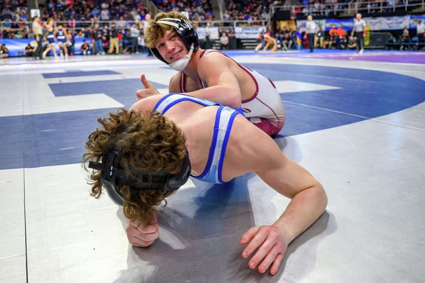 Thumbs up: Colonie's Mastrianni leads group of 10 Section 2 boys' wrestlers into state semifinals