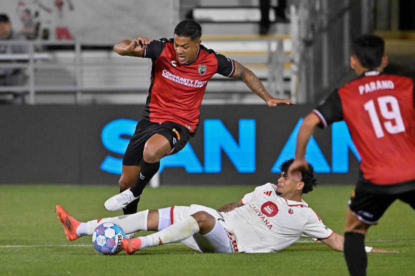 Phoenix Rising drops season opener to San Antonio