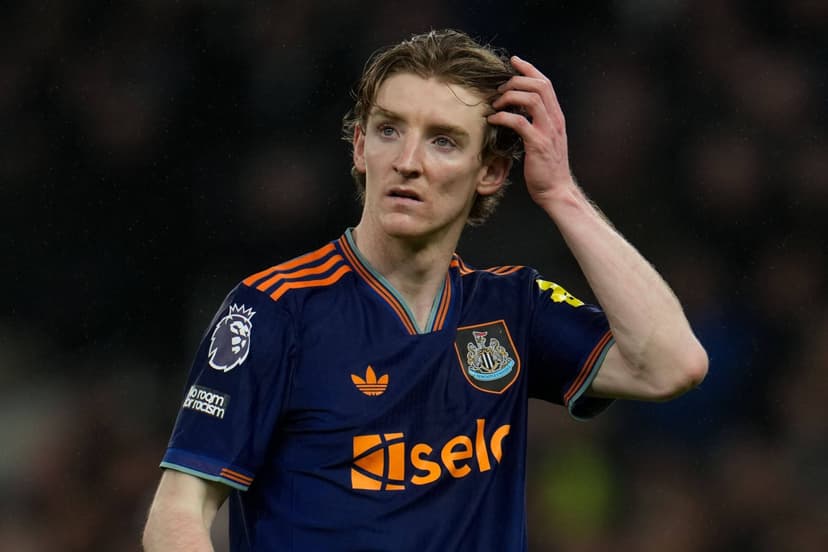 Anthony Gordon Addresses Liverpool Transfer Rumors