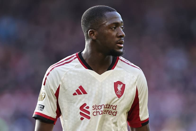 Journalist: Liverpool are ‘desperate’ to agree new deal for defender
