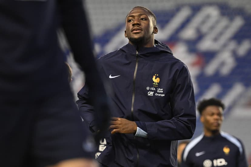 Liverpool urged to agree deal with Virgil van Dijk’s ‘superb’ partner