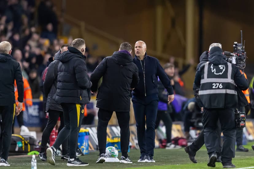 Michael Owen explains what Arne Slot needs to do to turn things around at Liverpool