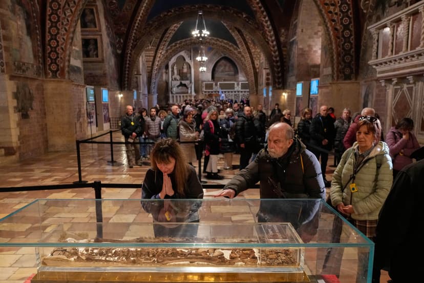 Display of St. Francis of Assisi's bones confirms enduring appeal of relics for Christians