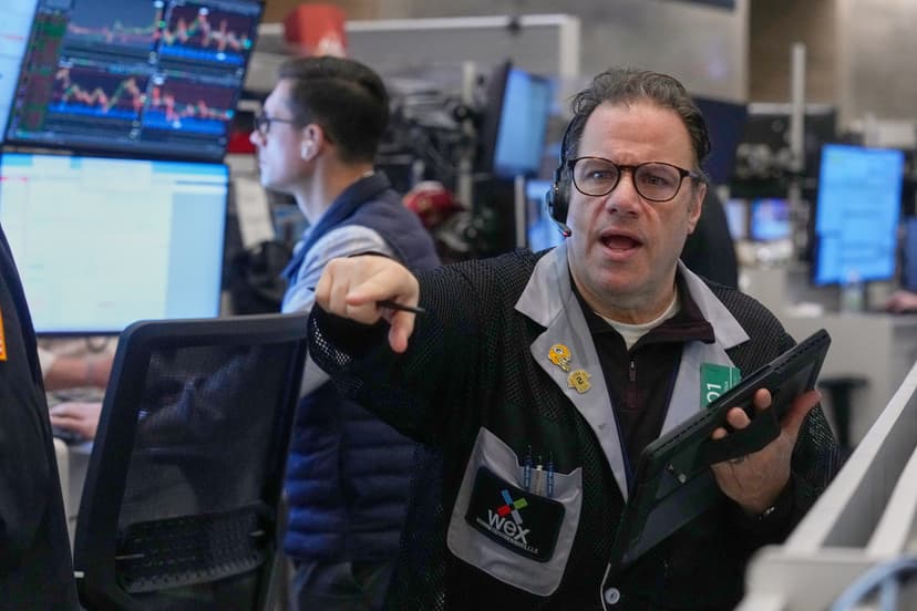 US Stocks Edge Higher Amid AI and Economic Worries