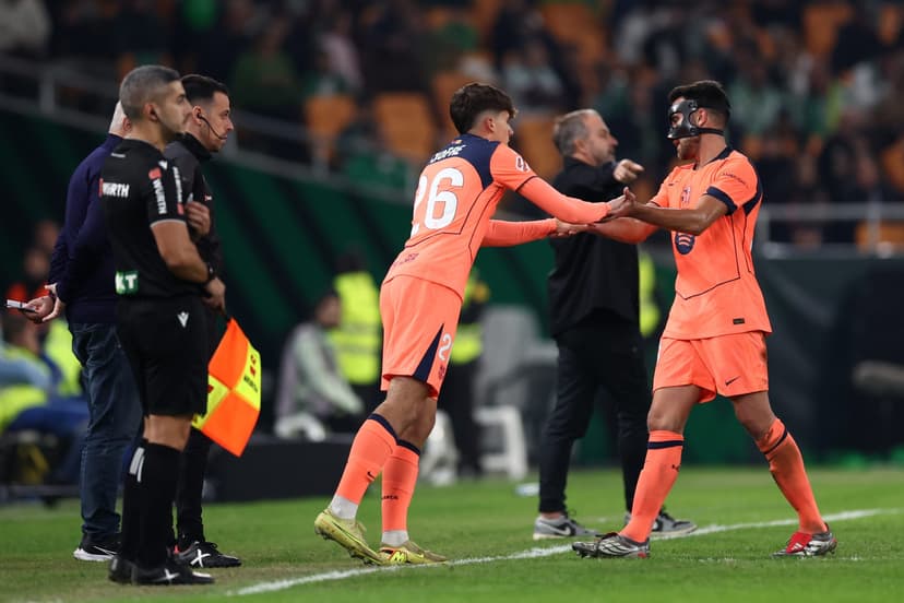 Barcelona teenage defender suffers serious injury on duty with subsidiary team