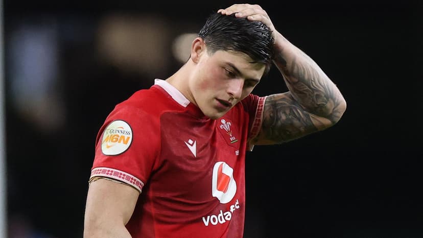 Louis Rees-Zammit Inspired by Manchester United's Turnaround