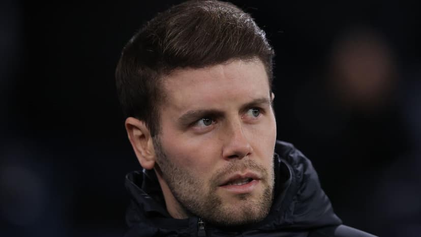 Hurzeler criticises Arsenal over delays at corners