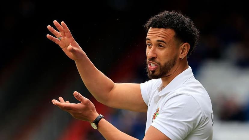 Wealdstone sack Cox as relegation fears grow