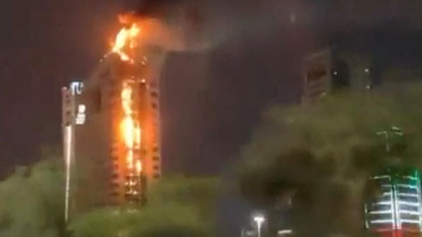 Huge Fire Engulfs Kuwait City Tower