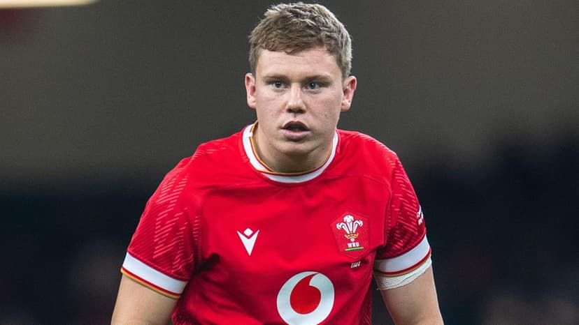 Wales Considers Bringing in Fly-Half Costelow for Six Nations