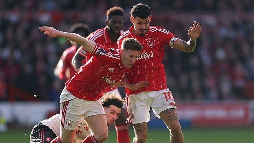 Anderson focused on Forest amid Man Utd and Man City links