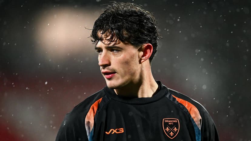 Wales hopeful Hope signs new Dragons contract