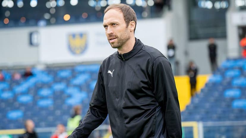 Former Player Andreas Hinkel Torn Between Celtic and Stuttgart