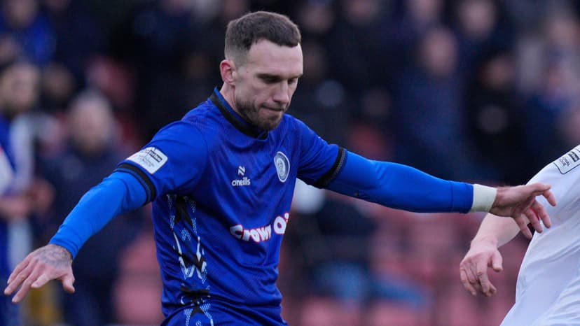 Morecambe sign Rochdale defender Hogan