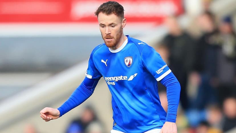 Chesterfield veteran Naylor extends contract