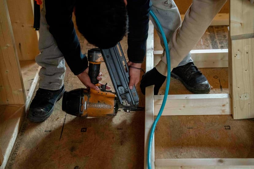 Housing Stocks Hit Hard by Gloomy Outlooks, Trump’s Snub