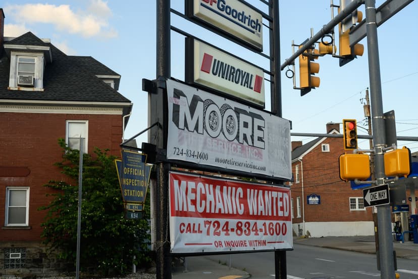 US Job Growth Moderates After Strong January