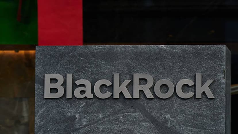 BlackRock $26 Billion Private Credit Fund Limits Withdrawals