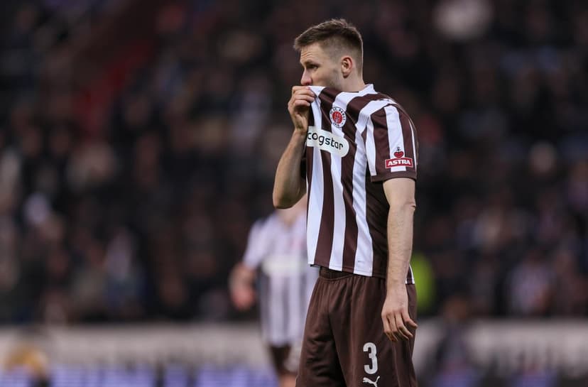 St. Pauli provide injury update on centre-back after forced substitution against Hoffenheim