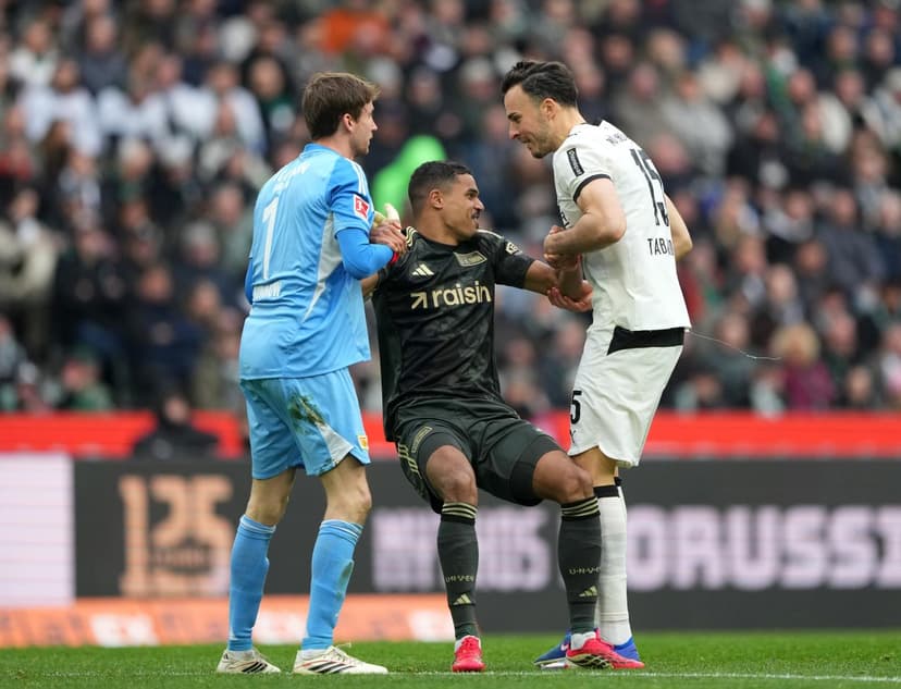 Diks' dramatic penalty gifts Gladbach victory over Union Berlin