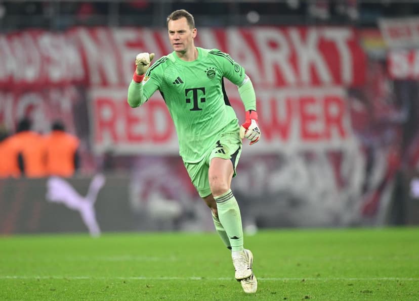 Bayern Munich's Manuel Neuer Contract Talks Continue