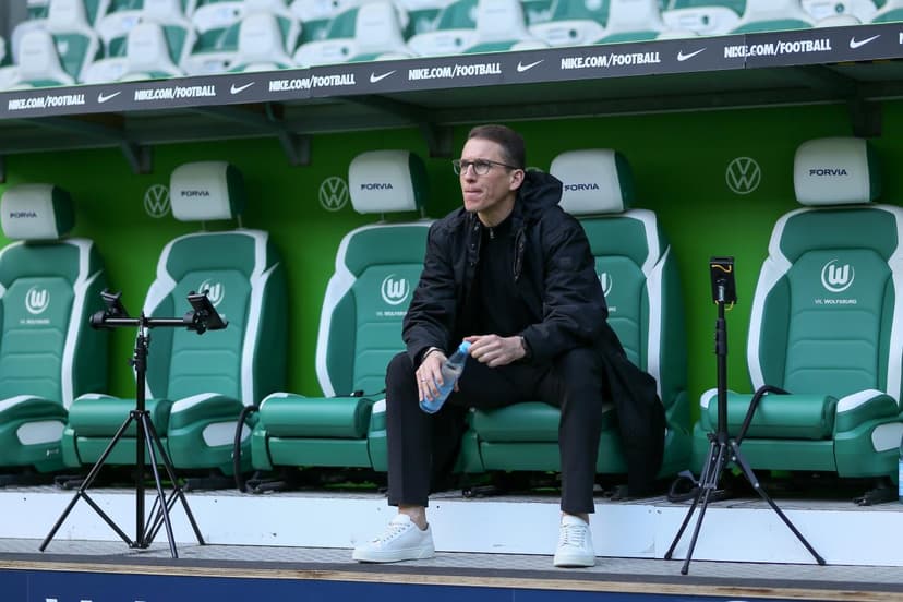 Vote of confidence: Bauer to stay as VfL Wolfsburg coach