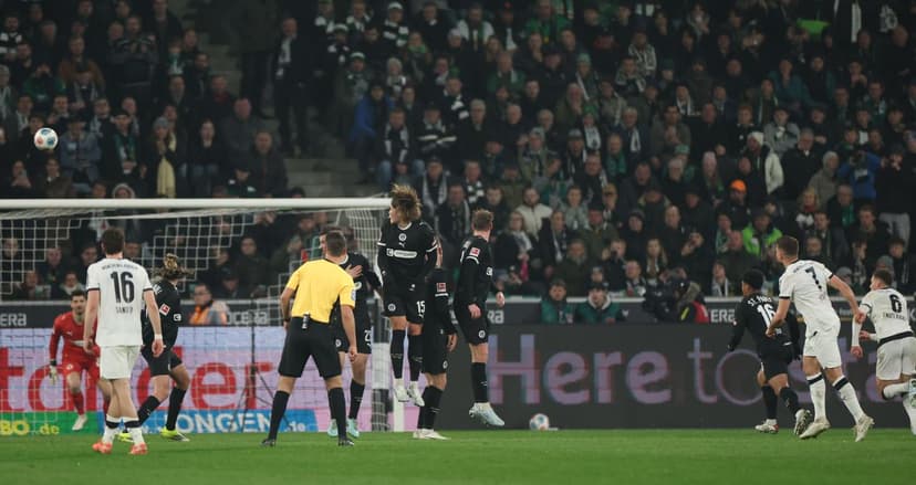 Stöger’s sensational free-kick eases Gladbach’s relegation fears