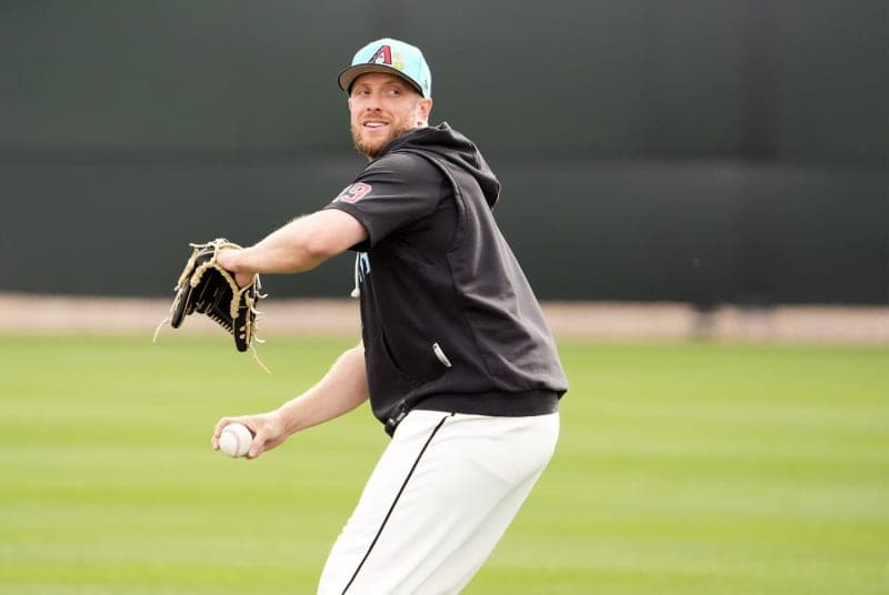 Merrill Kelly out as D-backs opening day starter after back injury