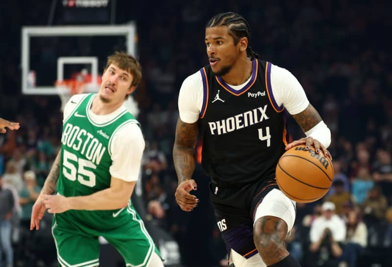 Phoenix Suns trail Celtics 50–46 at halftime in hard-fought battle