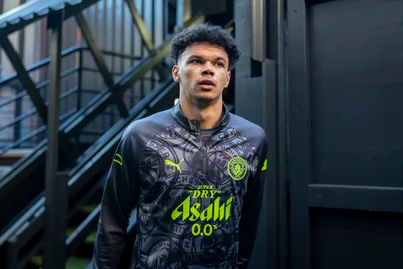 Nico O’Reilly hauled off with injury in Manchester City clash against Leeds United