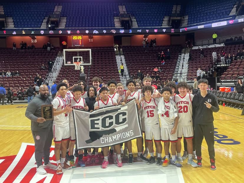 Fitch boys basketball defeats Norwich Free Academy to win ECC Division I tournament title